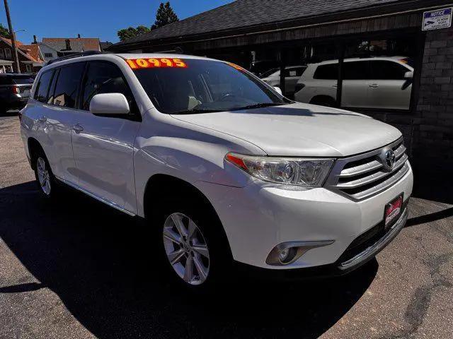 2013 Toyota Highlander SE V6 for sale in Milwaukee, WI