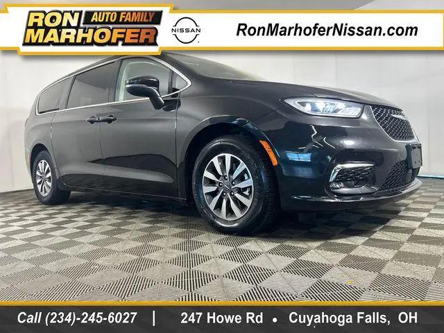 2023 Chrysler Pacifica Hybrid Touring L for sale in Cuyahoga Falls, OH