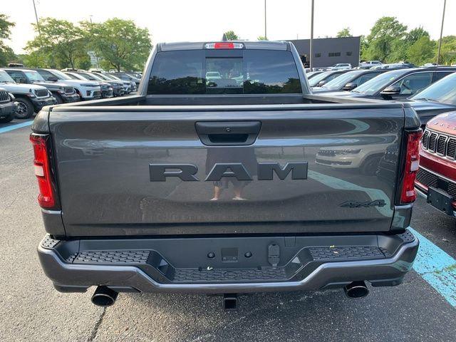 2026 RAM 1500 RAM 1500 EXPRESS CREW CAB 4X4 64 BOX