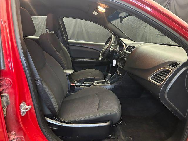 2012 Dodge Avenger SE