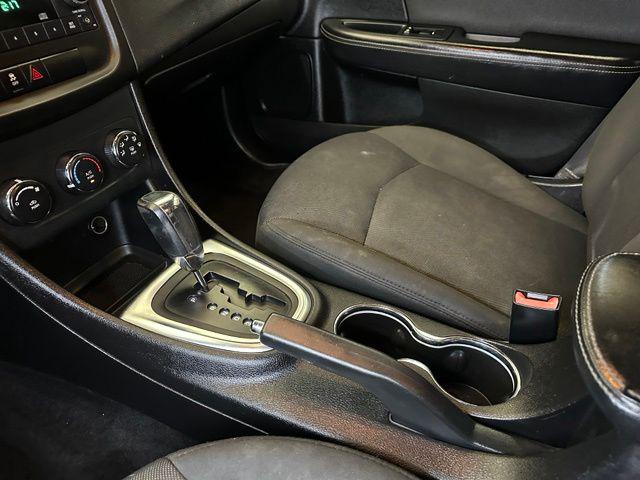 2012 Dodge Avenger SE