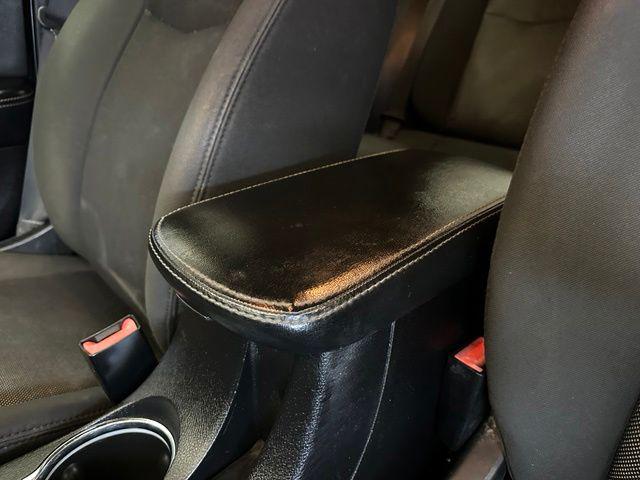 2012 Dodge Avenger SE