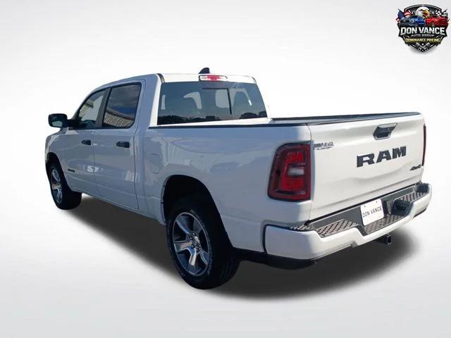 2026 RAM 1500 RAM 1500 EXPRESS CREW CAB 4X4 57 BOX