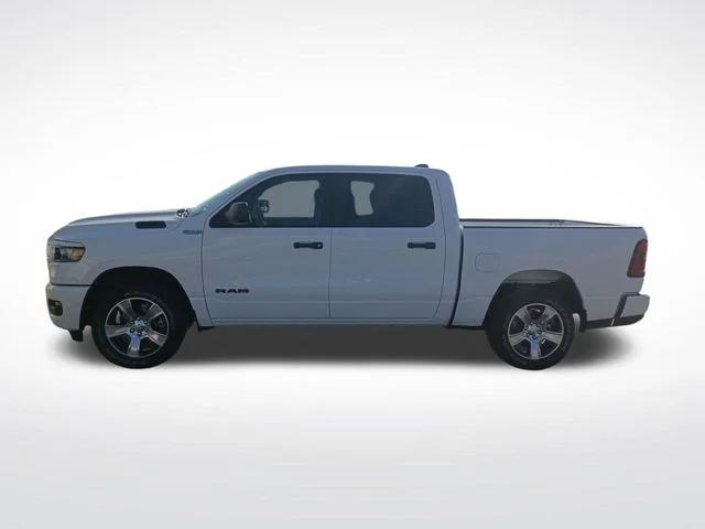 2026 RAM Ram 1500 RAM 1500 EXPRESS CREW CAB 4X4 57 BOX