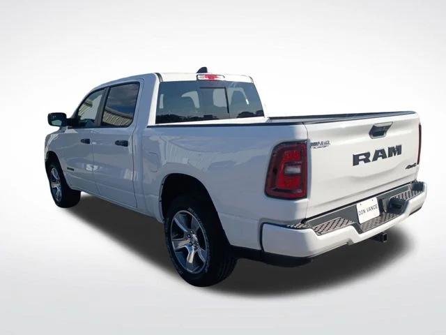 2026 RAM Ram 1500 RAM 1500 EXPRESS CREW CAB 4X4 57 BOX