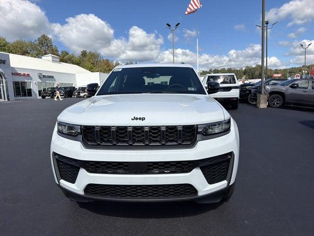 2027 Jeep Grand Cherokee GRAND CHEROKEE LAREDO ALTITUDE 4X4 2027 Jeep Grand Cherokee GRAND CHEROKEE LAREDO ALTITUDE 4X4
