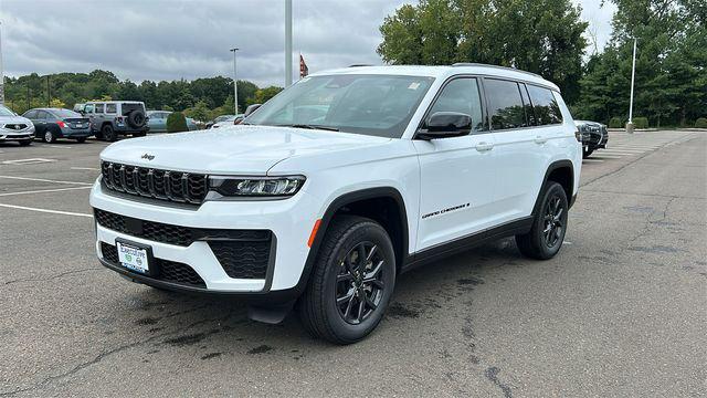 2027 Jeep Grand Cherokee L Laredo Altitude