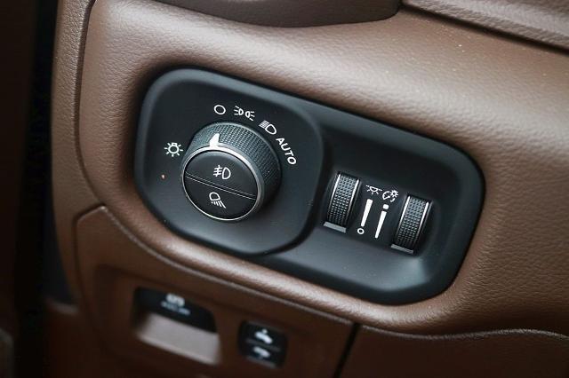 2026 Ram 1500 Laramie Crew Cab 4x4 57 Box