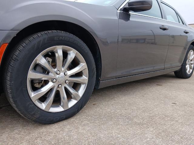 2015 Chrysler 300 Limited