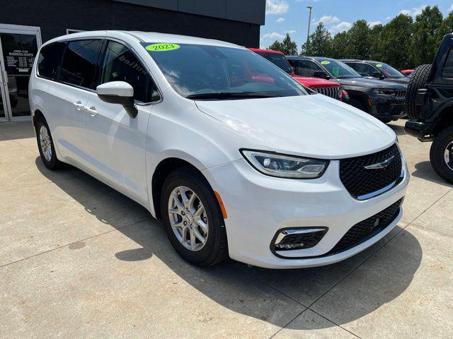 2023 Chrysler Pacifica Touring L for sale in White Lake, MI