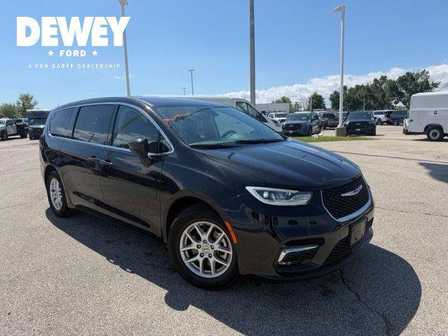 2023 Chrysler Pacifica Touring L for sale in Ankeny, IA