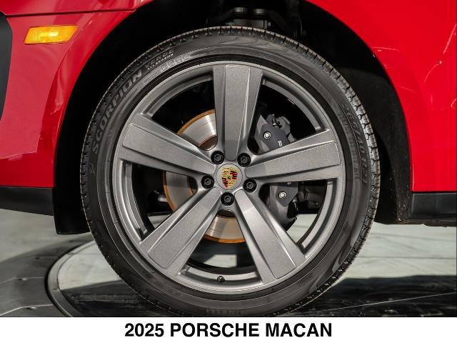 2025 Porsche Macan T