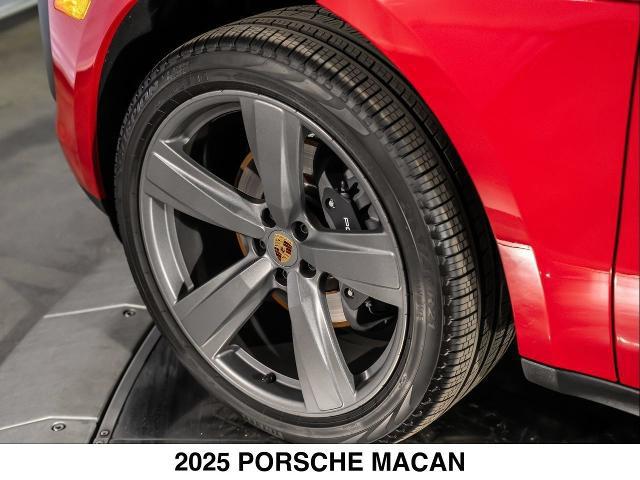 2025 Porsche Macan T