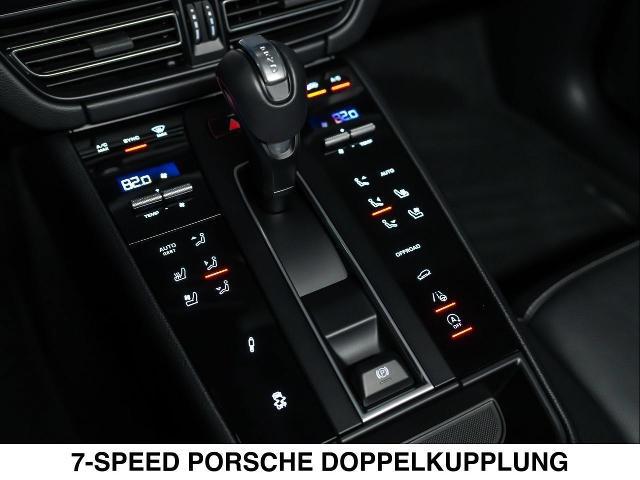2025 Porsche Macan T