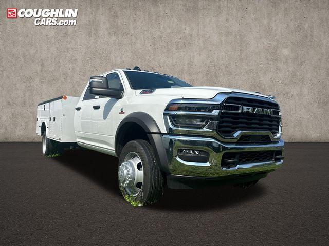 2026 RAM 5500 Chassis RAM 5500 TRADESMAN CHASSIS CREW CAB 4X4 84 CA