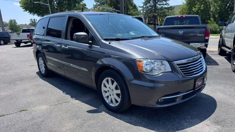 2016 Chrysler Town & Country Touring for sale in Pennsville, NJ