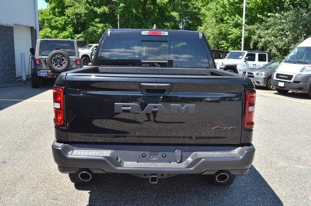 2026 Ram 1500 Warlock Crew Cab 4x4 5'7" Box