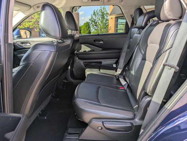 2023 Nissan Pathfinder SL 4WD