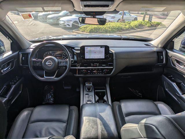 2023 Nissan Pathfinder SL 4WD