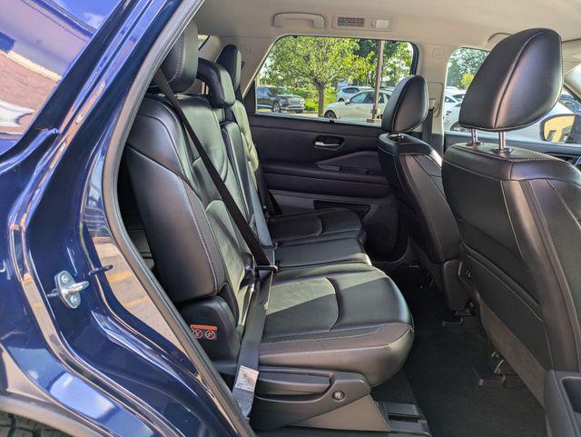 2023 Nissan Pathfinder SL 4WD