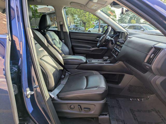 2023 Nissan Pathfinder SL 4WD