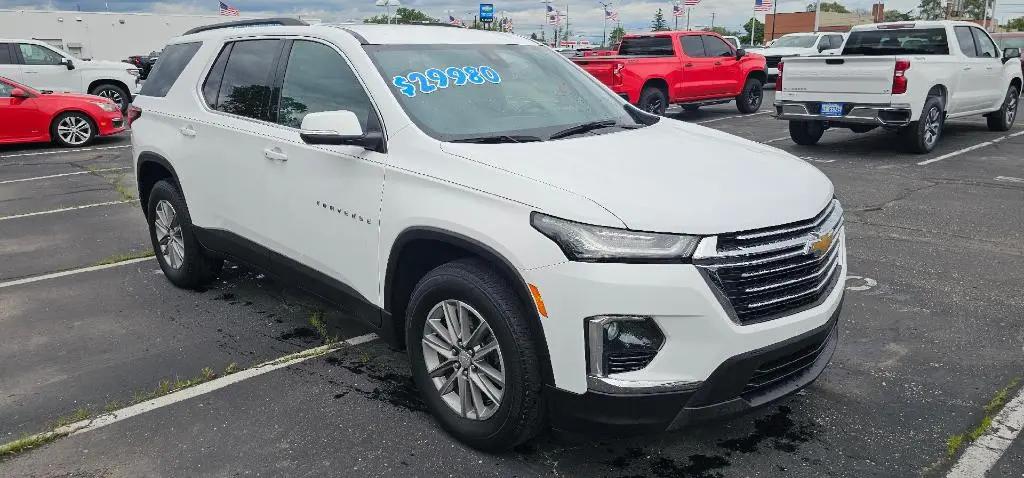 2023 Chevrolet Traverse FWD LT Cloth for sale in Warren, MI