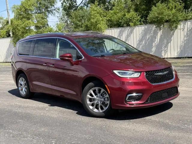 2021 Chrysler Pacifica Touring L AWD for sale in St Louis, MI