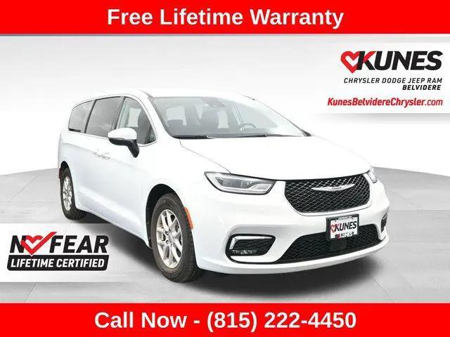 2023 Chrysler Pacifica Touring L for sale in Belvidere, IL