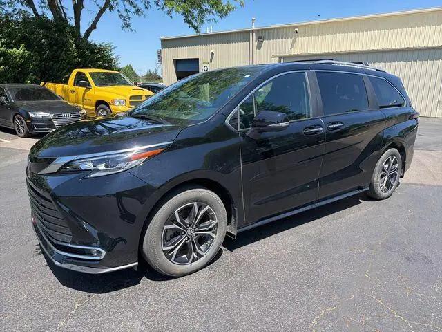 2025 Toyota Sienna Platinum for sale near Columbus, OH