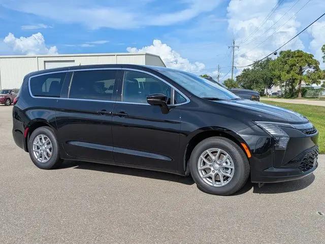 2027 Chrysler Pacifica Select for sale in Fort Myers, FL