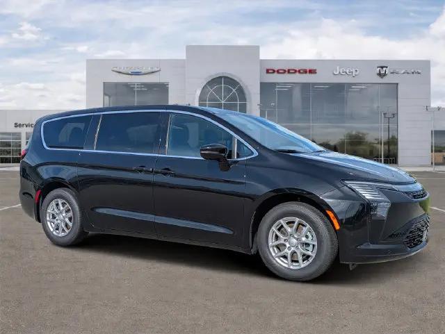 2027 Chrysler Pacifica Select for sale in Fort Myers, FL