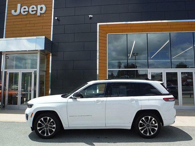 2023 Jeep Grand Cherokee Overland 4x4 2023 Jeep Grand Cherokee Overland 4x4