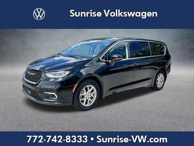 2024 Chrysler Pacifica Touring L for sale in Fort Pierce, FL