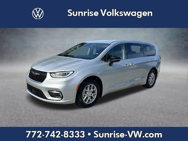 2024 Chrysler Pacifica Touring L for sale in Fort Pierce, FL