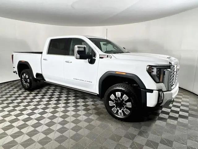2026 GMC Sierra 2500HD Crew Cab, Standard Bed, Denali, 4WD for sale in Selma, CA
