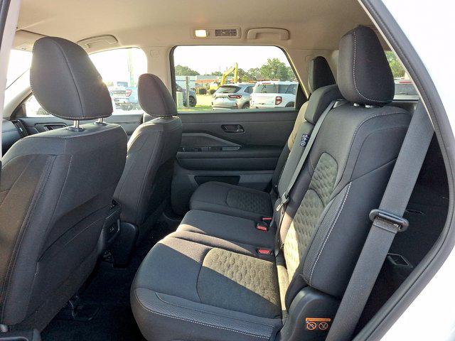 2025 Nissan Pathfinder SV 4WD