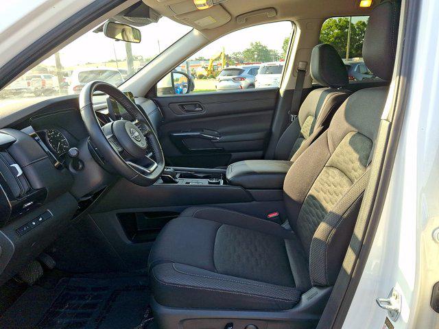 2025 Nissan Pathfinder SV 4WD