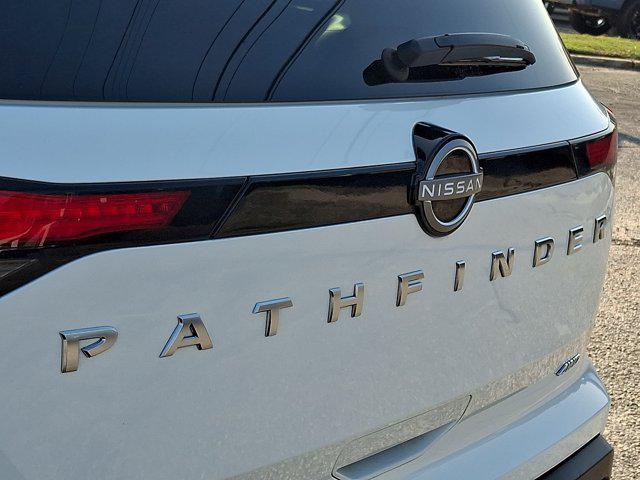 2025 Nissan Pathfinder SV 4WD