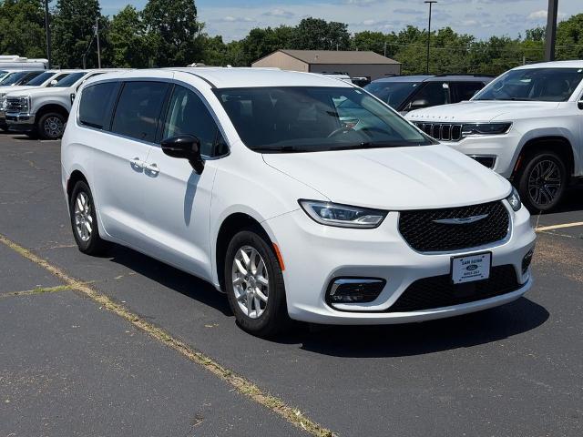 2024 Chrysler Pacifica Touring L for sale in Farmington, MO