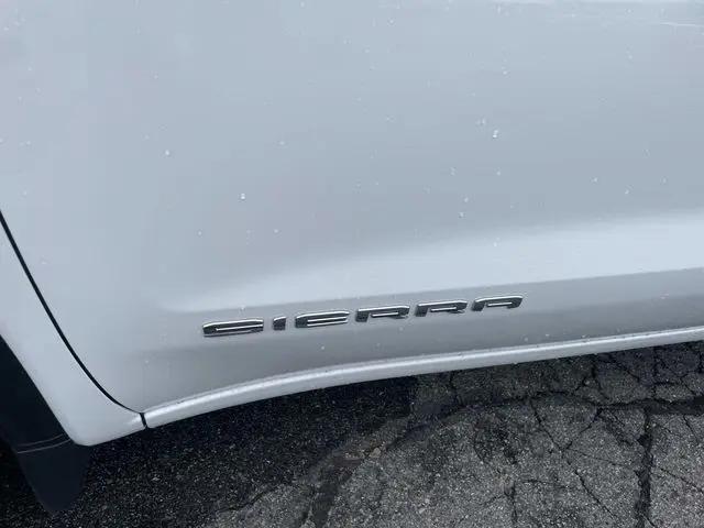 2025 GMC Sierra 1500 4WD Crew Cab Short Box SLT