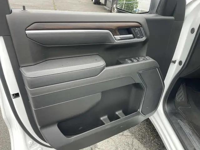 2025 GMC Sierra 1500 4WD Crew Cab Short Box SLT