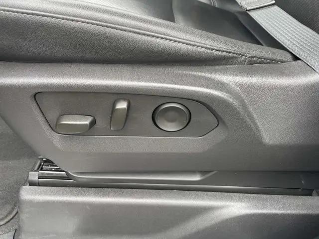 2025 GMC Sierra 1500 4WD Crew Cab Short Box SLT