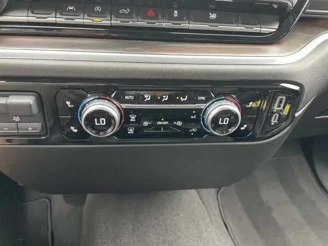 2025 GMC Sierra 1500 4WD Crew Cab Short Box SLT