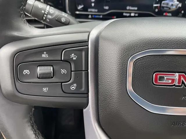 2025 GMC Sierra 1500 4WD Crew Cab Short Box SLT