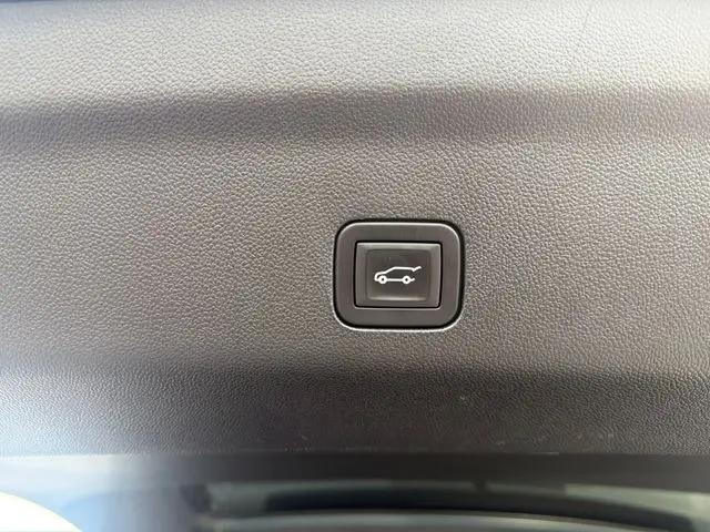 2025 GMC Yukon XL 4WD Denali