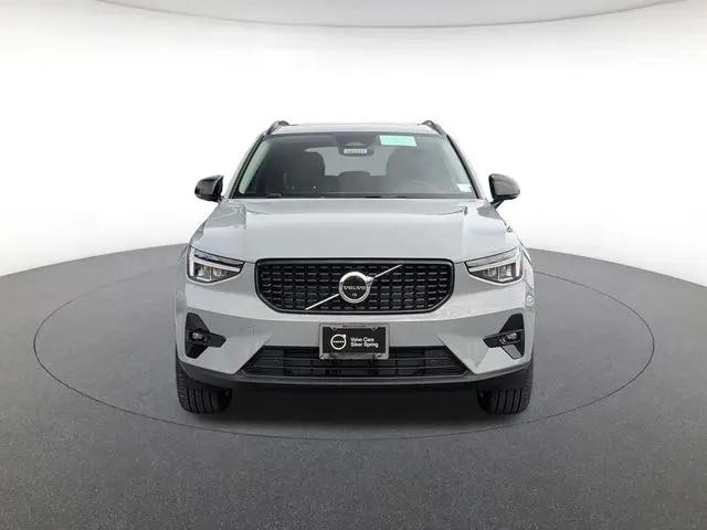 2026 Volvo XC40 Plus, B5 AWD Gas mild hybrid, Dark