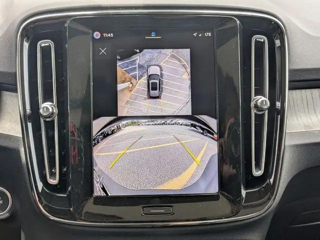 2026 Volvo XC40 Plus, B5 AWD Gas mild hybrid, Dark