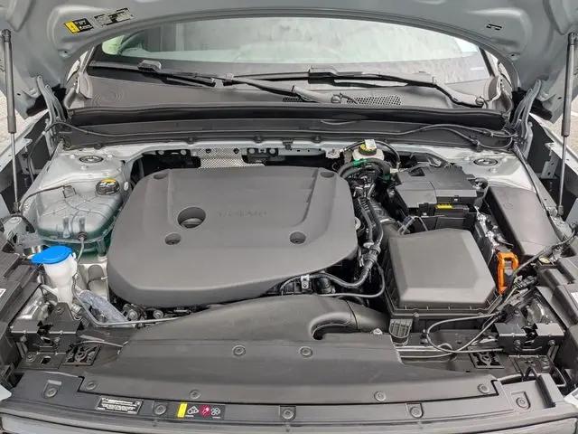 2026 Volvo XC40 Plus, B5 AWD Gas mild hybrid, Dark