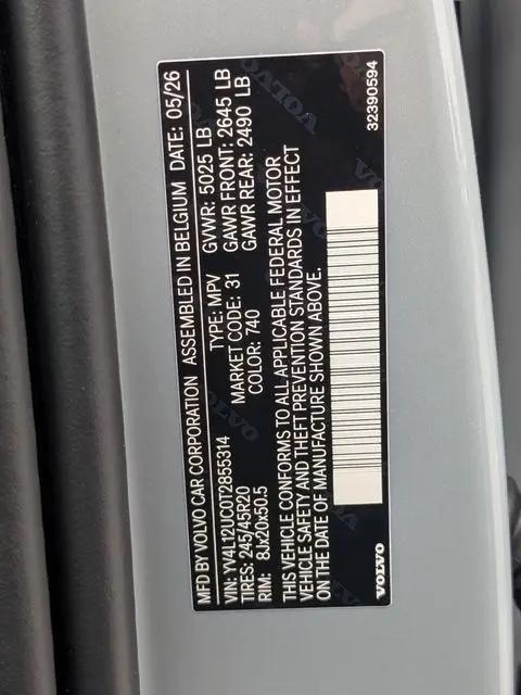 2026 Volvo XC40 Plus, B5 AWD Gas mild hybrid, Dark