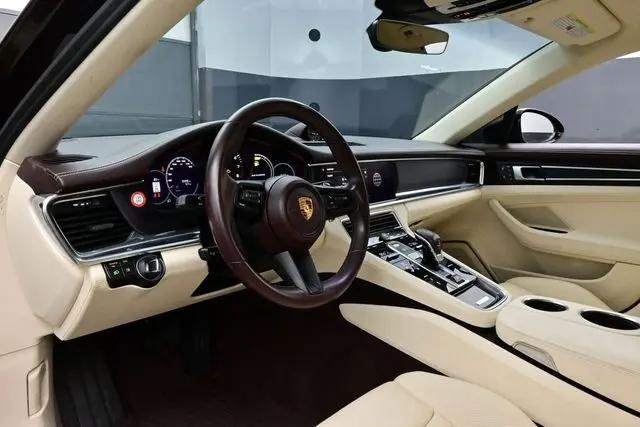 2023 Porsche Panamera 4 Platinum Edition